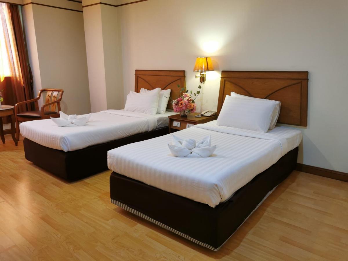 Morakot Twin Chumphon Hotel Exterior foto