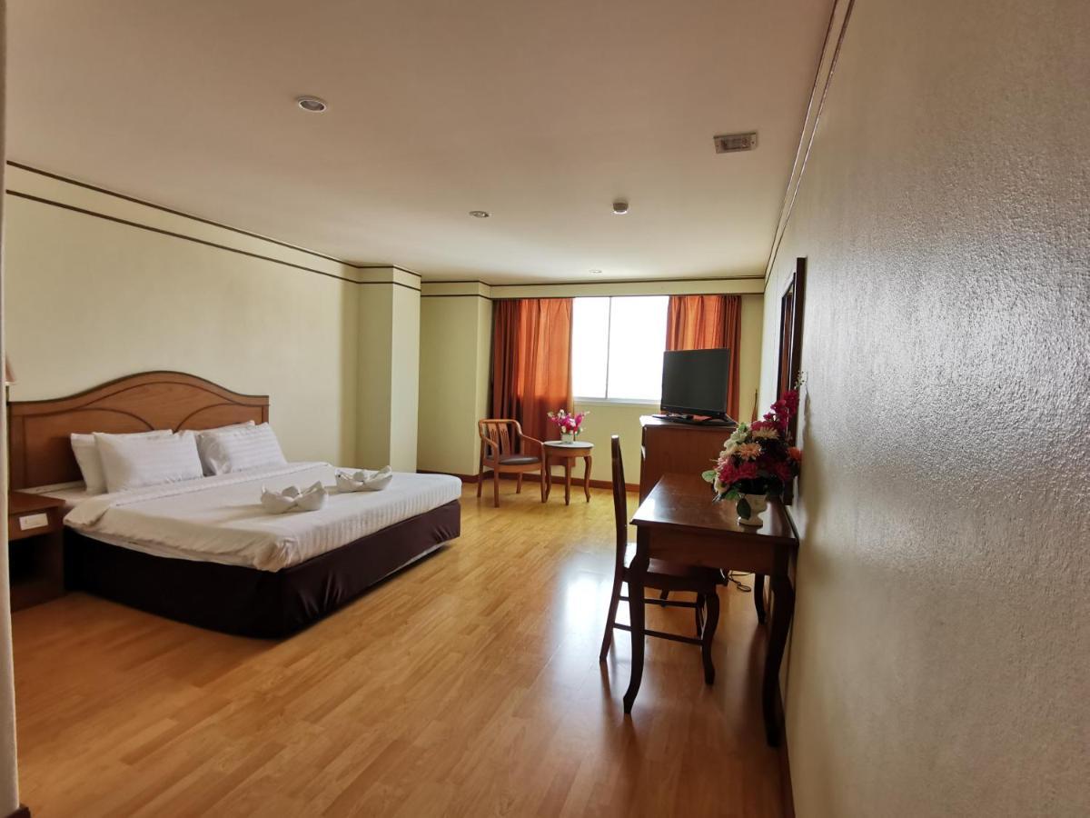 Morakot Twin Chumphon Hotel Exterior foto