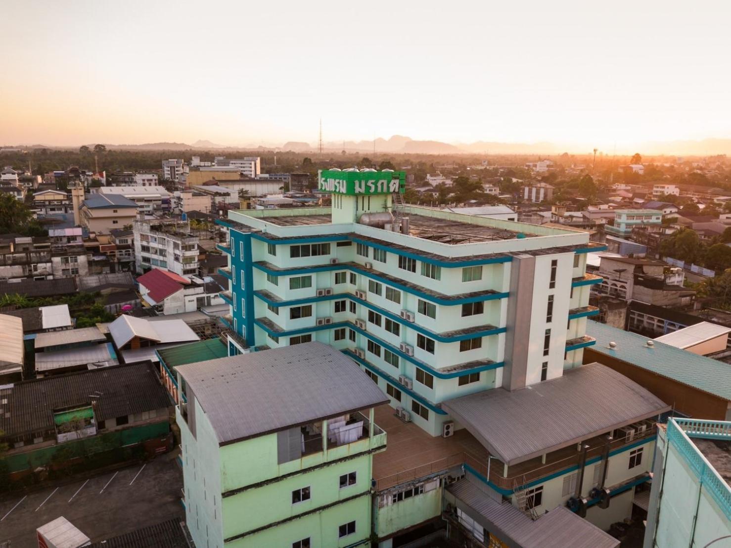 Morakot Twin Chumphon Hotel Exterior foto